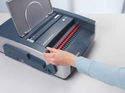 Aparat de indosariat comBIND 500e Leitz